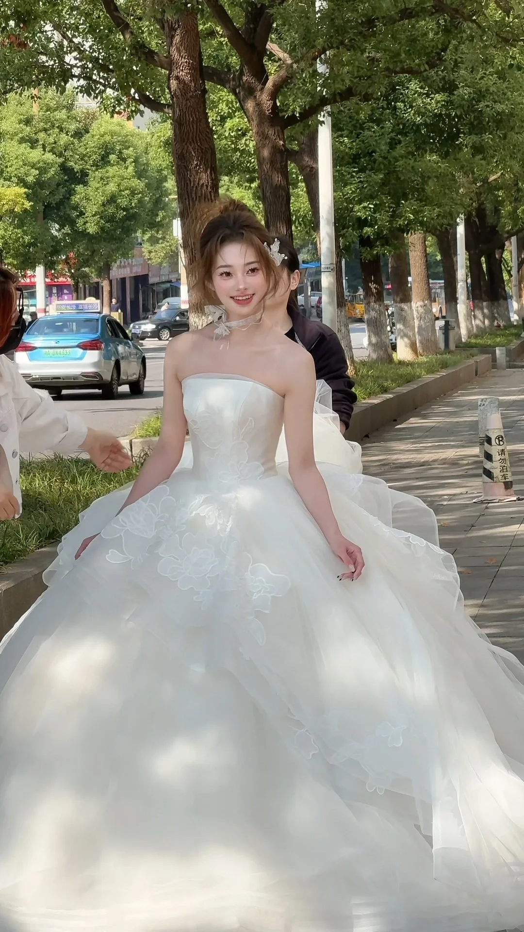 Robe de mariée longue en tulle, bustier et appliques, jolie robe de bal C4045
