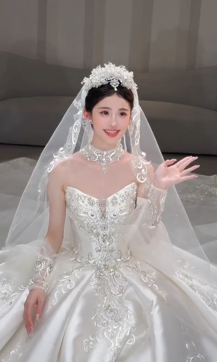 Robe de mariée longue en satin, bustier, avec appliques et voile, effet de rêve, C4046