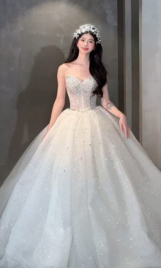 Robe de mariée longue bustier en tulle, sequins et perles, style intemporel, C4049