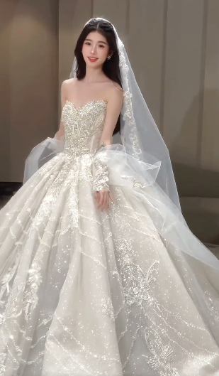 Superbe robe de bal bustier en tulle, sequins, perles et gants en voile, robe de mariée longue C4050