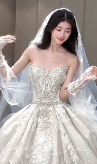 Superbe robe de bal bustier en tulle, sequins, perles et gants en voile, robe de mariée longue C4050