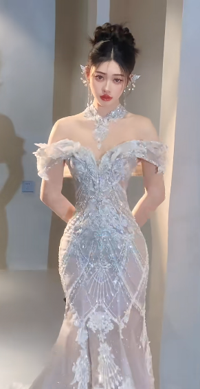Robe de mariée longue sirène intemporelle à épaules dénudées en tulle et sequins C4061