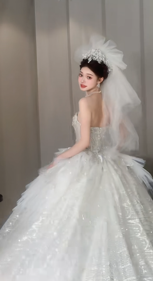 Robe de mariée longue en tulle à sequins et bustier, style intemporel, avec voile, C4063
