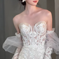 Robe de mariée sirène longue en tulle et dentelle avec décolleté en cœur et manches longues C4070