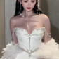 Robe de mariée longue vintage sirène en satin à épaules dénudées et perles C4076