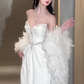 Robe de mariée longue vintage sirène en satin à épaules dénudées et perles C4076