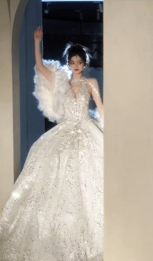 Superbe robe de mariée longue en tulle, à paillettes et perles, dos nu, C4078