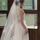 Robe de mariée longue vintage sirène en satin et dentelle avec voile C4079