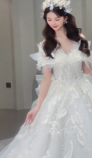 Gorgeous Ball Gown Off The Shoulder Tulle Sequin Long Wedding Dresses C4084