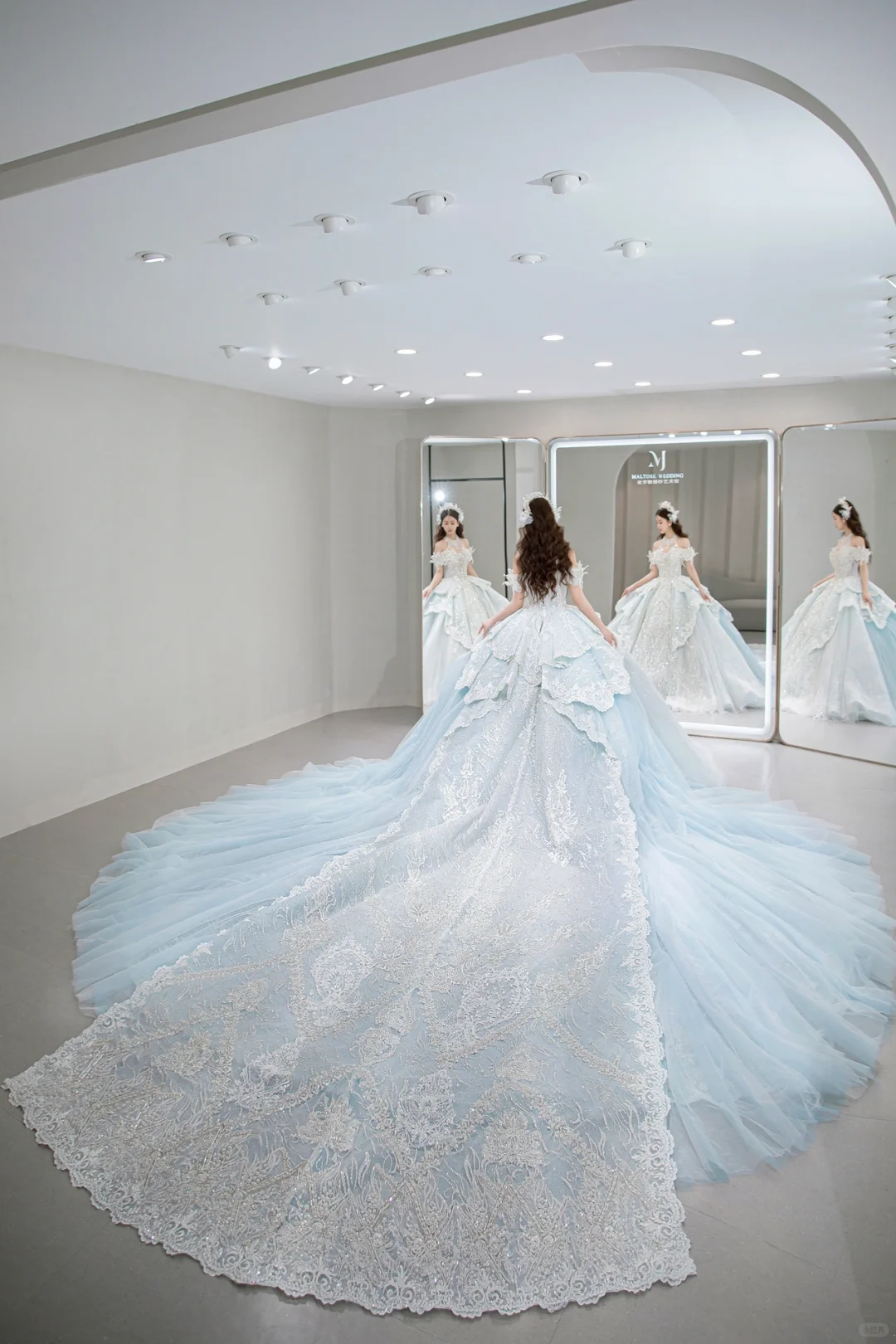 Robe de mariée longue en tulle et dentelle à paillettes, épaules dénudées, style bal intemporel, C4088