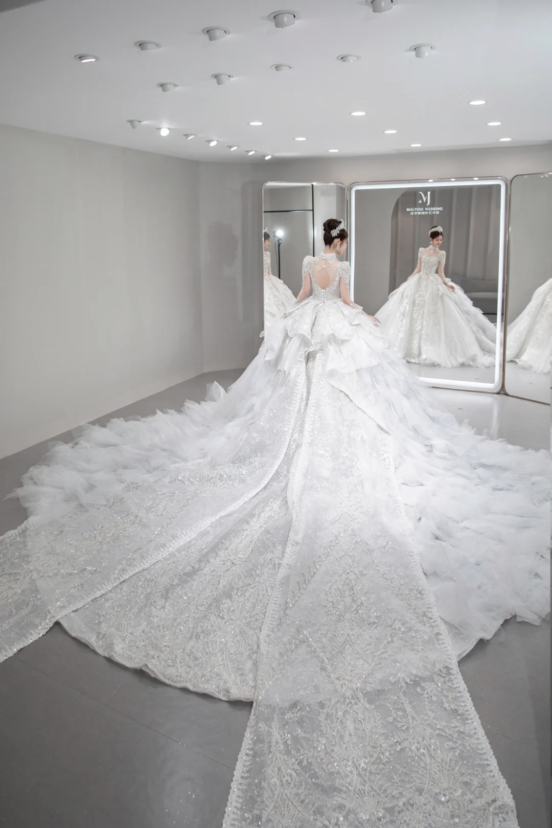 Superbe robe de mariée longue en tulle et paillettes, manches longues, C4090