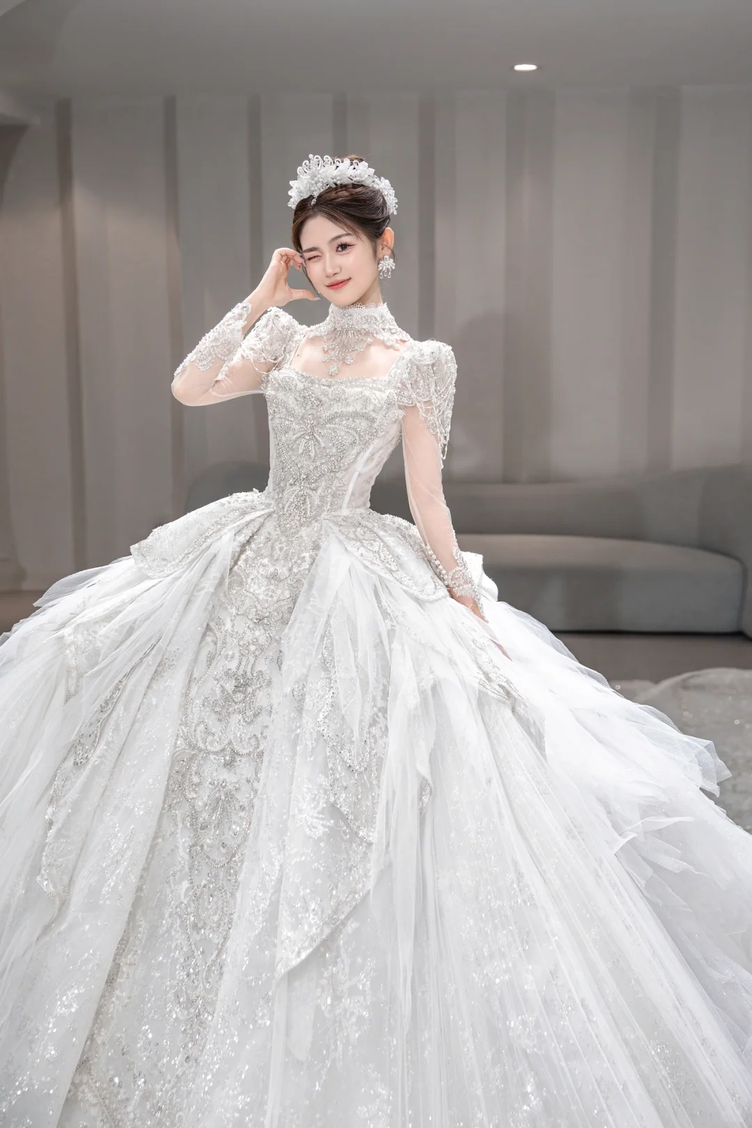 Superbe robe de mariée longue en tulle et paillettes, manches longues, C4090