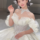 Superbe robe de mariée longue en satin et tulle à épaules dénudées, C4091