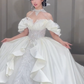 Superbe robe de mariée longue en satin et tulle à épaules dénudées, C4091