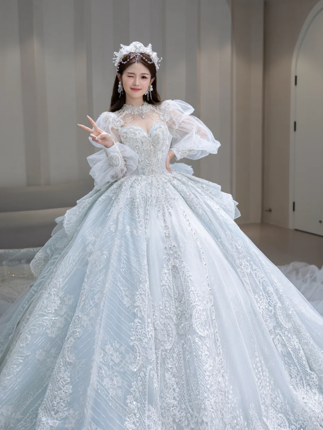 Robe de mariée longue en tulle, paillettes et perles, manches longues, style bal intemporel, C4094