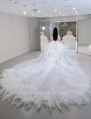 Robe de mariée longue en tulle et sequins, épaules dénudées, style bal intemporel, C4099