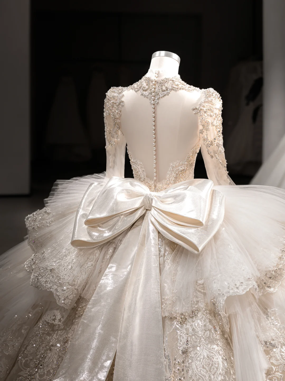 Robe de mariée luxueuse en tulle, dentelle, paillettes, perles, manches longues, avec voile, C4102