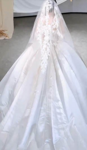 Robe de mariée longue en satin et tulle, sans manches, style bal intemporel, avec appliques et voile, C4112