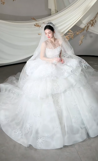 Robe de mariée longue blanche de rêve en tulle et dentelle, sans manches, avec voile, C4114