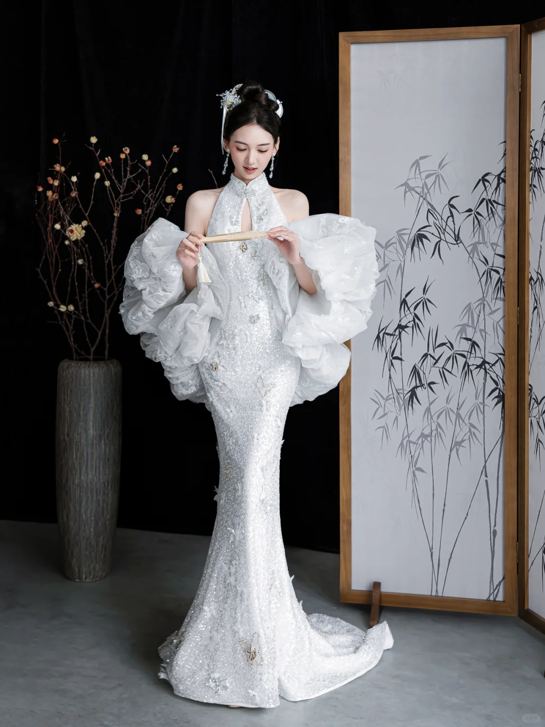 Robe de mariée longue sirène blanche intemporelle en satin et tulle à sequins, dos nu, C4117