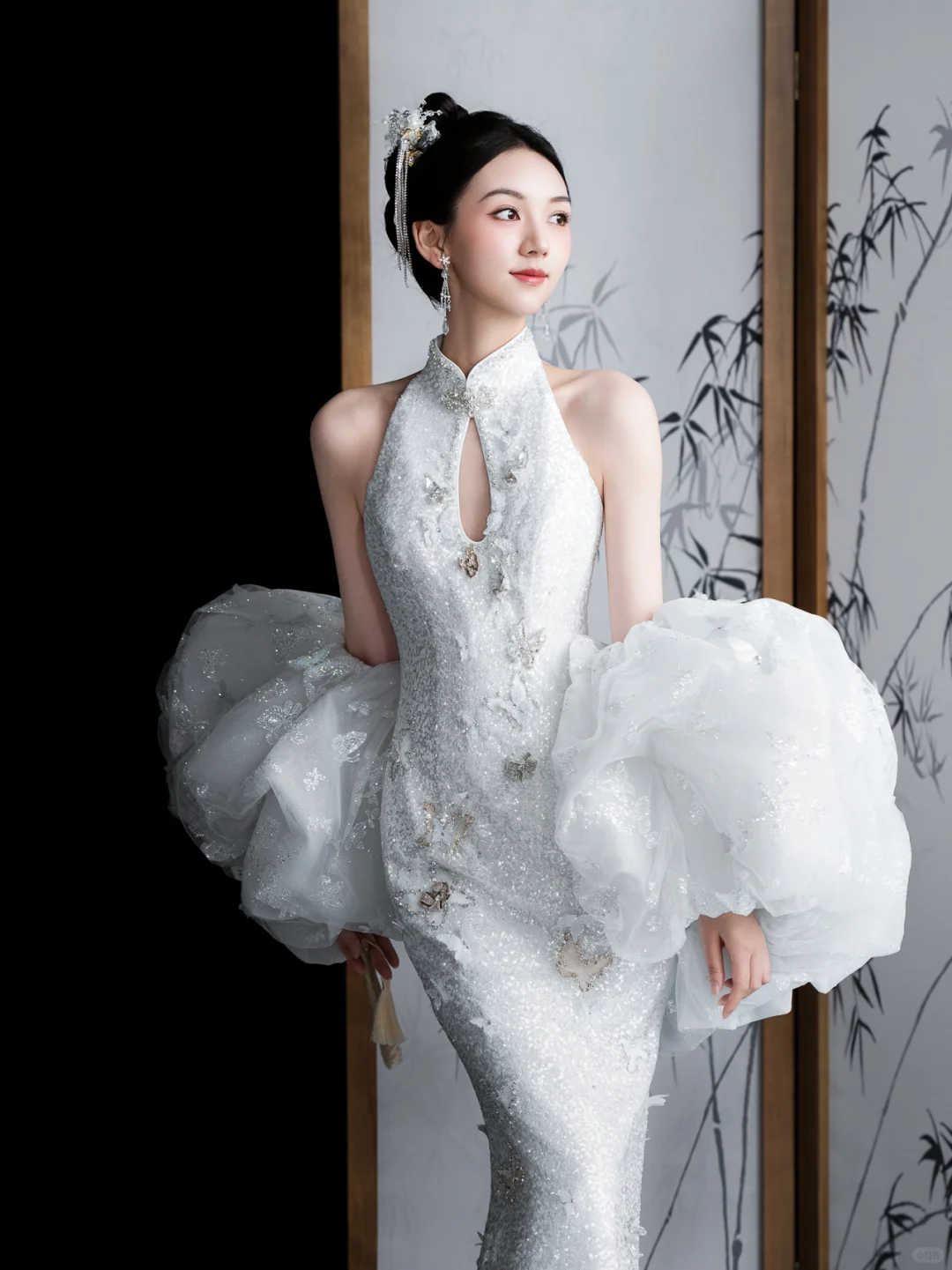 Robe de mariée longue sirène blanche intemporelle en satin et tulle à sequins, dos nu, C4117