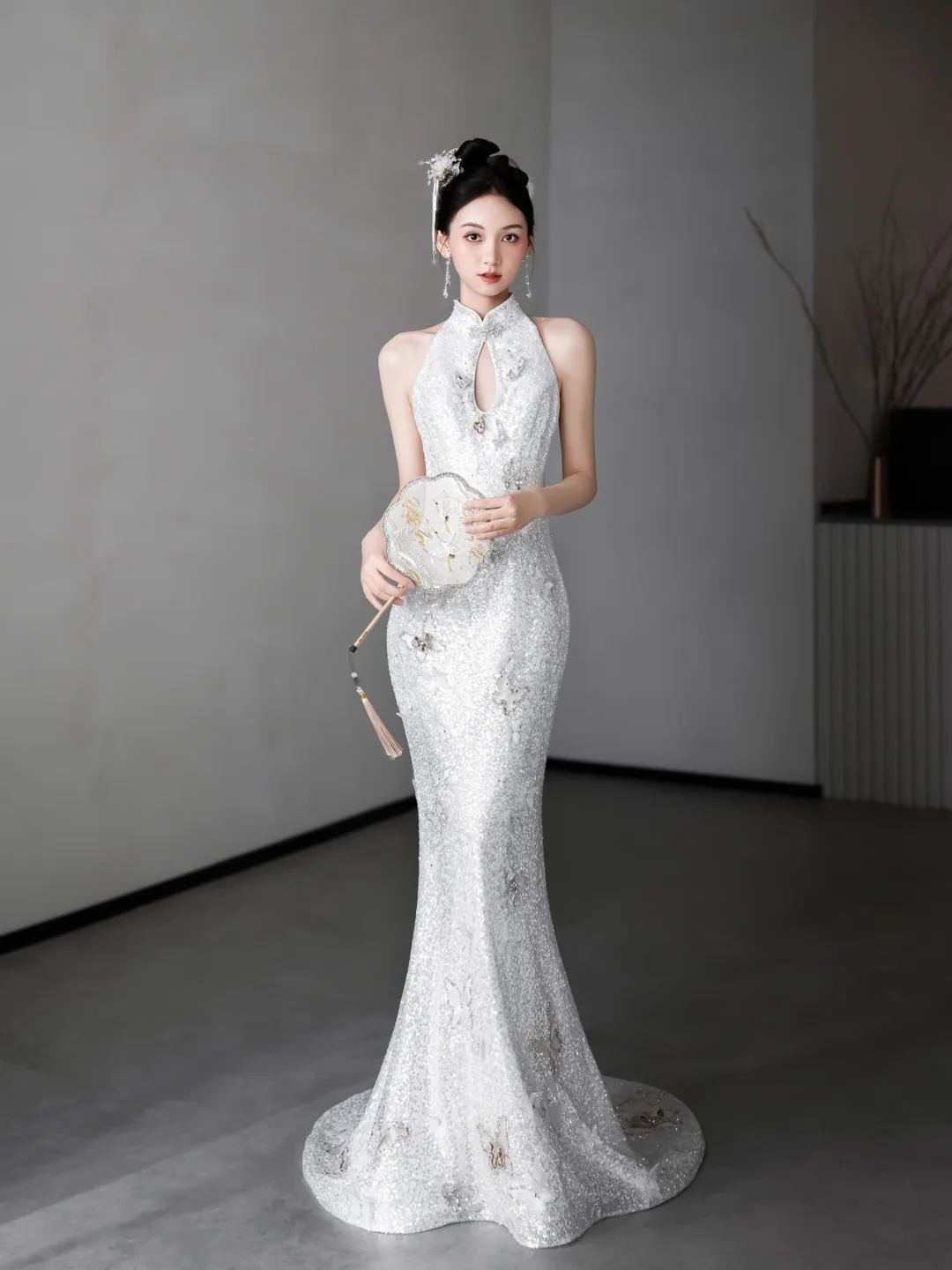 Robe de mariée longue sirène blanche intemporelle en satin et tulle à sequins, dos nu, C4117