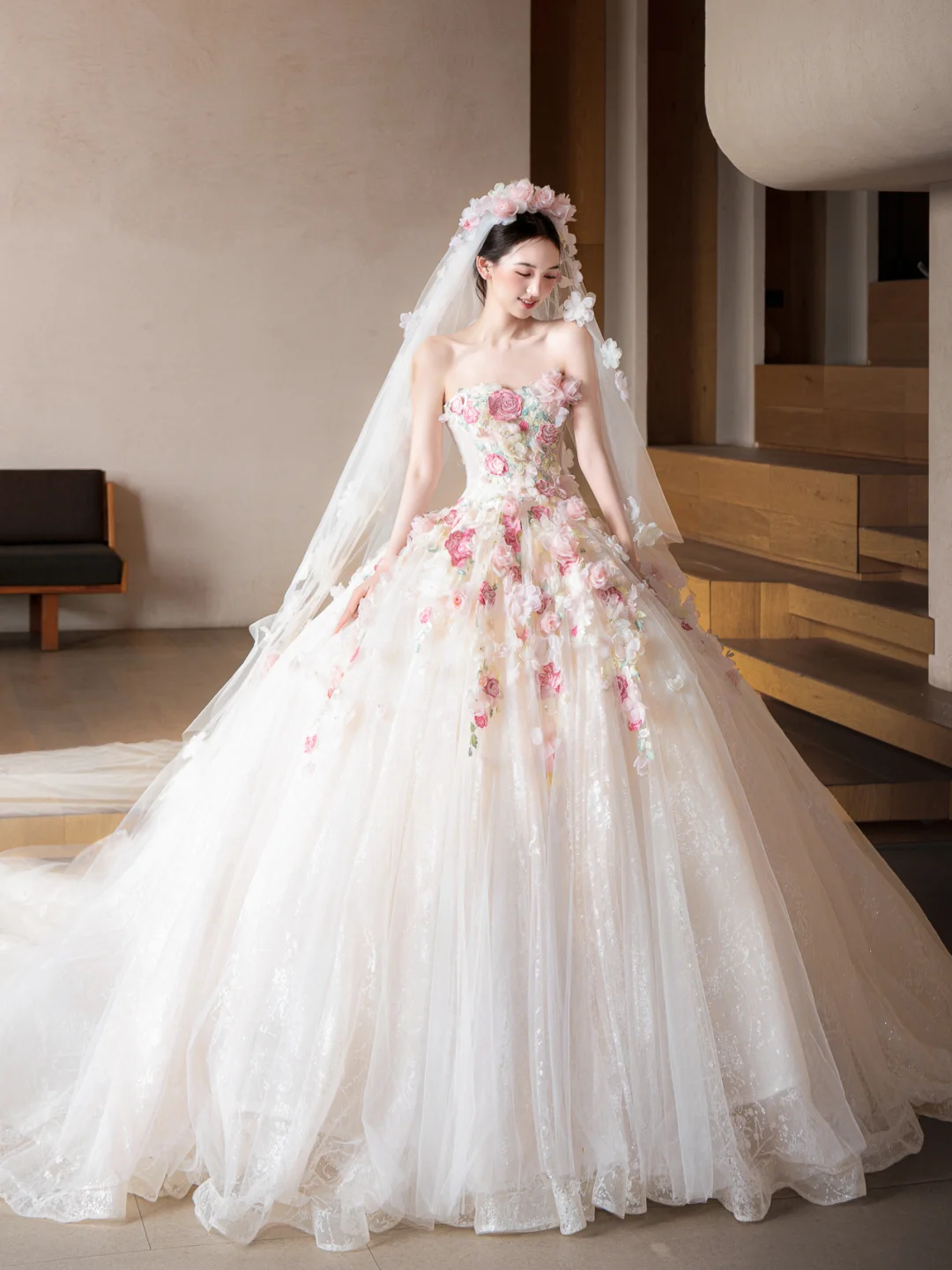 Robe de mariée longue bustier en tulle avec appliques et voile, style rêveur, C4118