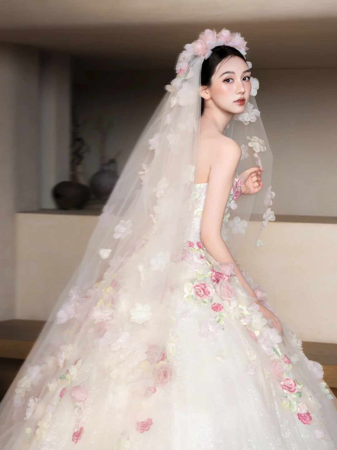 Robe de mariée longue bustier en tulle avec appliques et voile, style rêveur, C4118