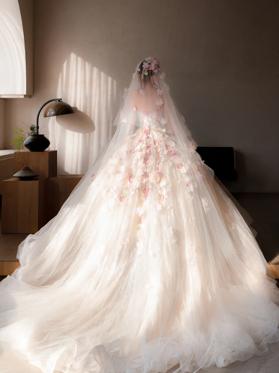 Robe de mariée longue bustier en tulle avec appliques et voile, style rêveur, C4118