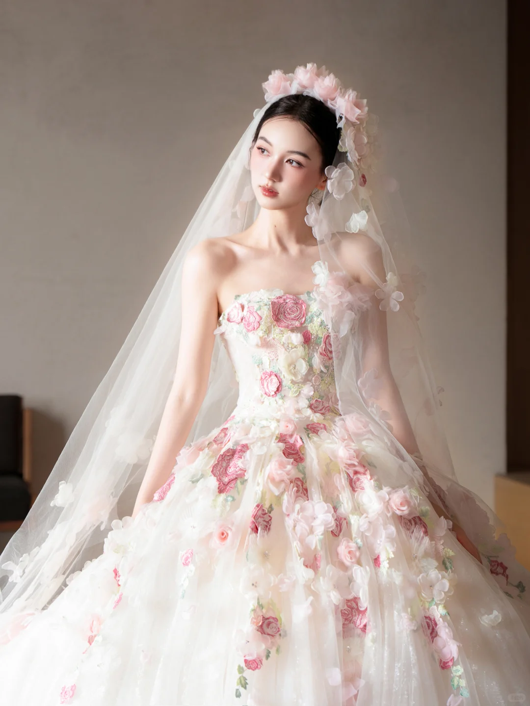 Robe de mariée longue bustier en tulle avec appliques et voile, style rêveur, C4118