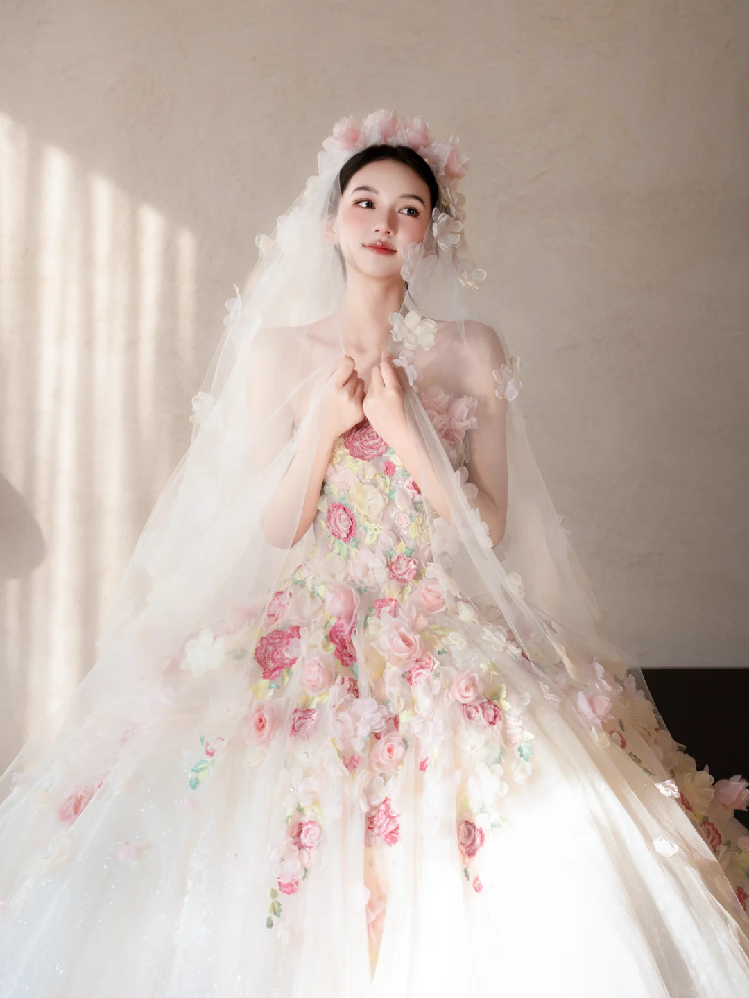 Robe de mariée longue bustier en tulle avec appliques et voile, style rêveur, C4118