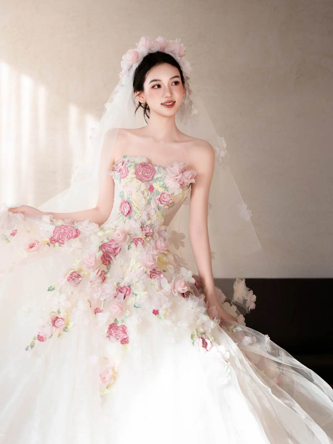 Robe de mariée longue bustier en tulle avec appliques et voile, style rêveur, C4118
