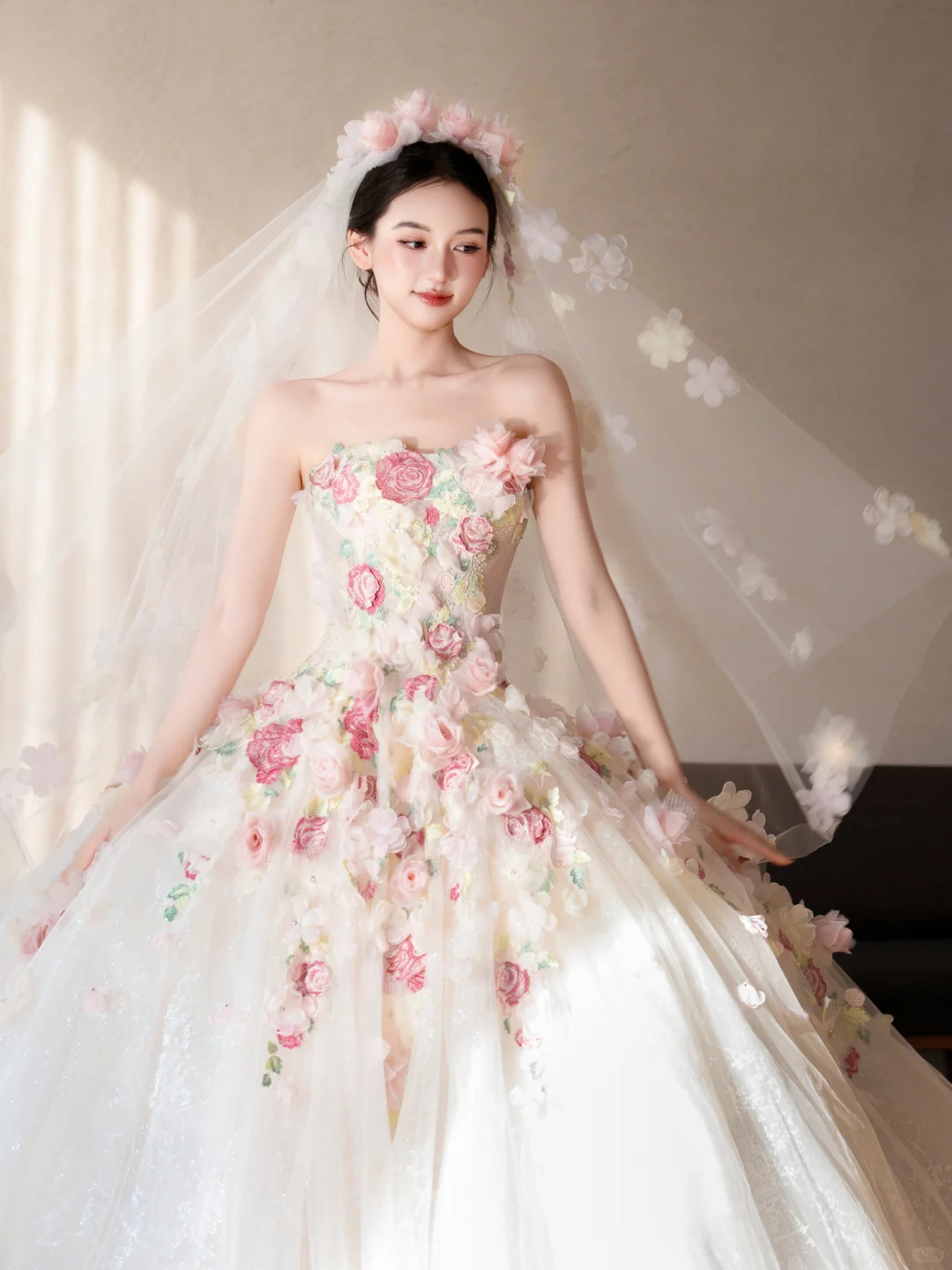 Robe de mariée longue bustier en tulle avec appliques et voile, style rêveur, C4118