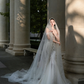 Superbe robe de mariée sirène longue en tulle, épaules dénudées, dentelle perlée et voile C4119