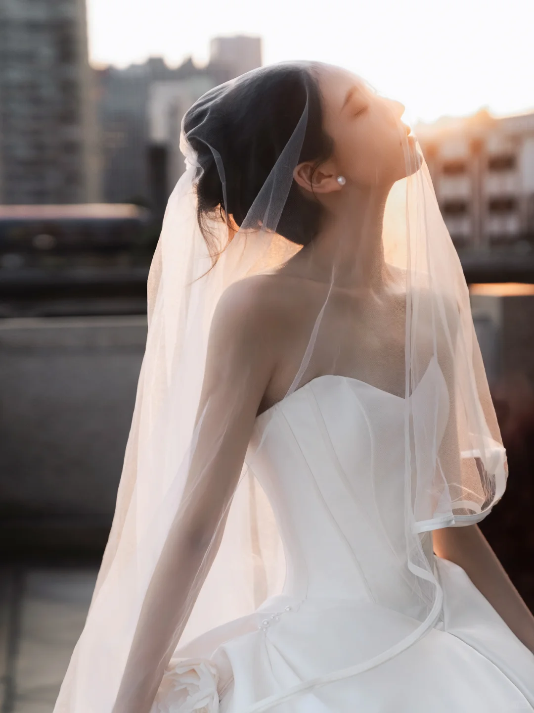 Robe de mariée longue en satin, simple et élégante, sans bretelles, avec voile, C4123