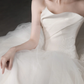 Robe de mariée longue élégante en satin et tulle, sans bretelles, avec voile, C4126