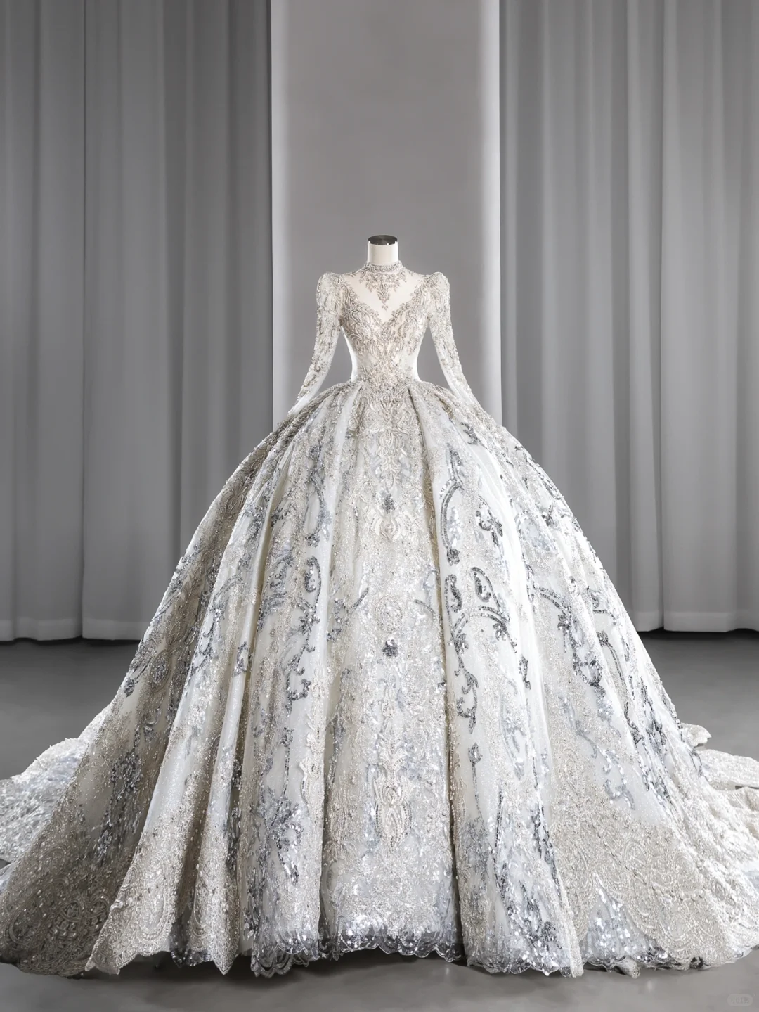Robe de mariée longue en tulle, dentelle, sequins, perles, manches longues, style bal intemporel, C4131