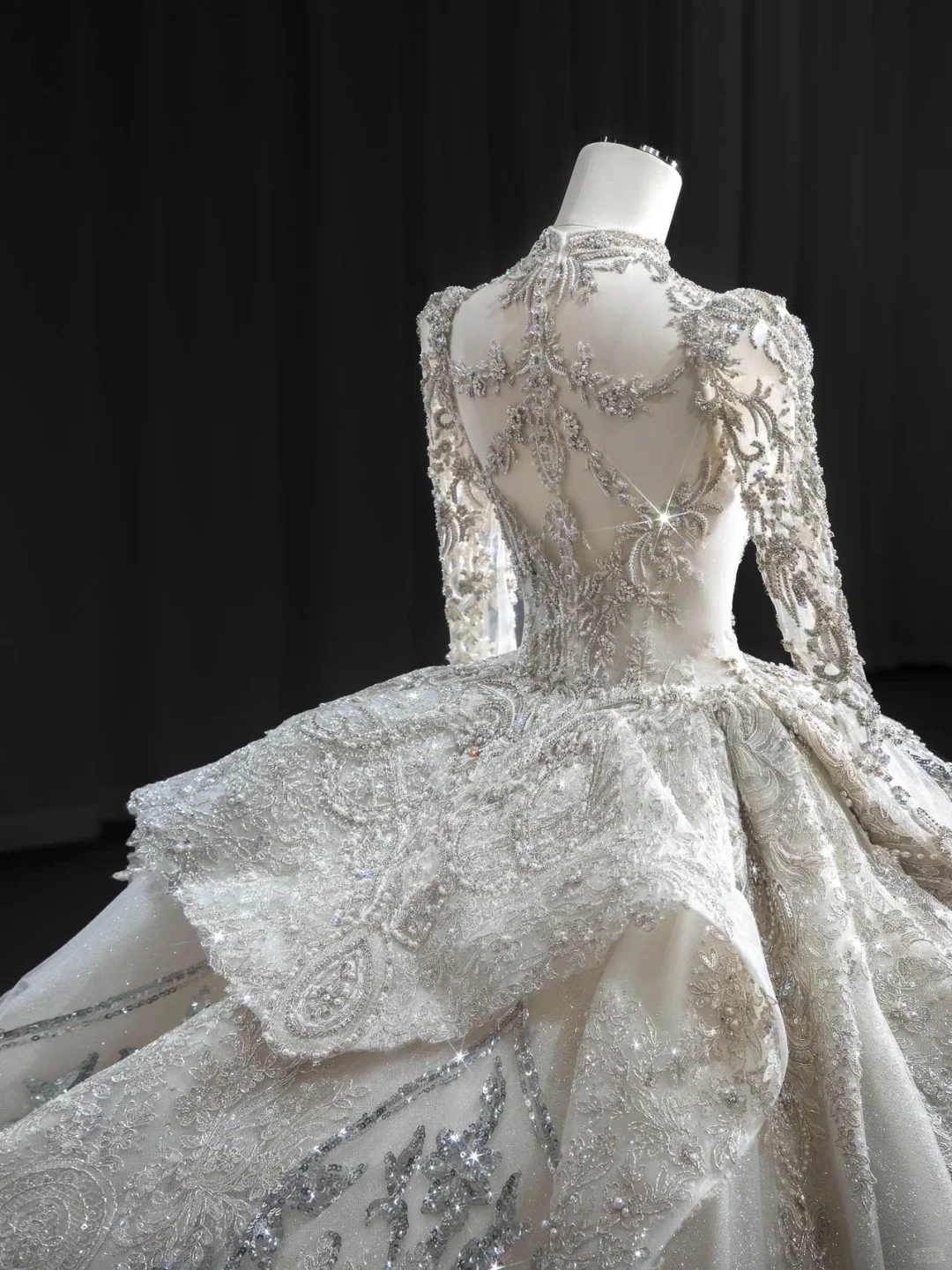 Robe de mariée longue en tulle, dentelle, sequins, perles, manches longues, style bal intemporel, C4131