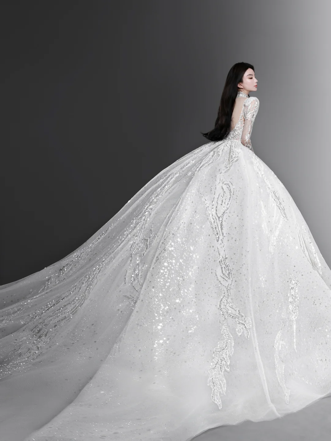 Superbe robe de bal en tulle et dentelle, manches longues, robe de mariée longue C4136