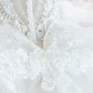Jolie robe de mariée sirène longue en tulle, col en V, paillettes et perles C4150