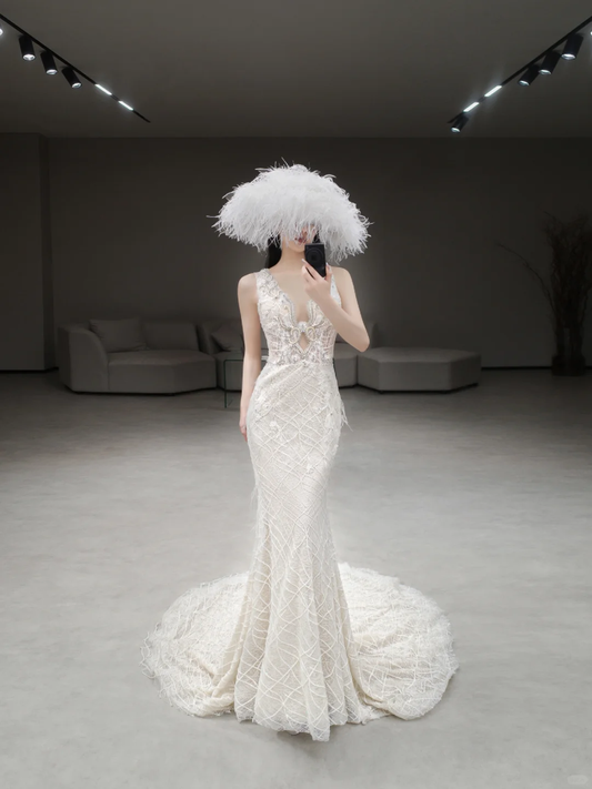 Robe de mariée longue sirène unique, col en V, tulle, dentelle et perles, C4170