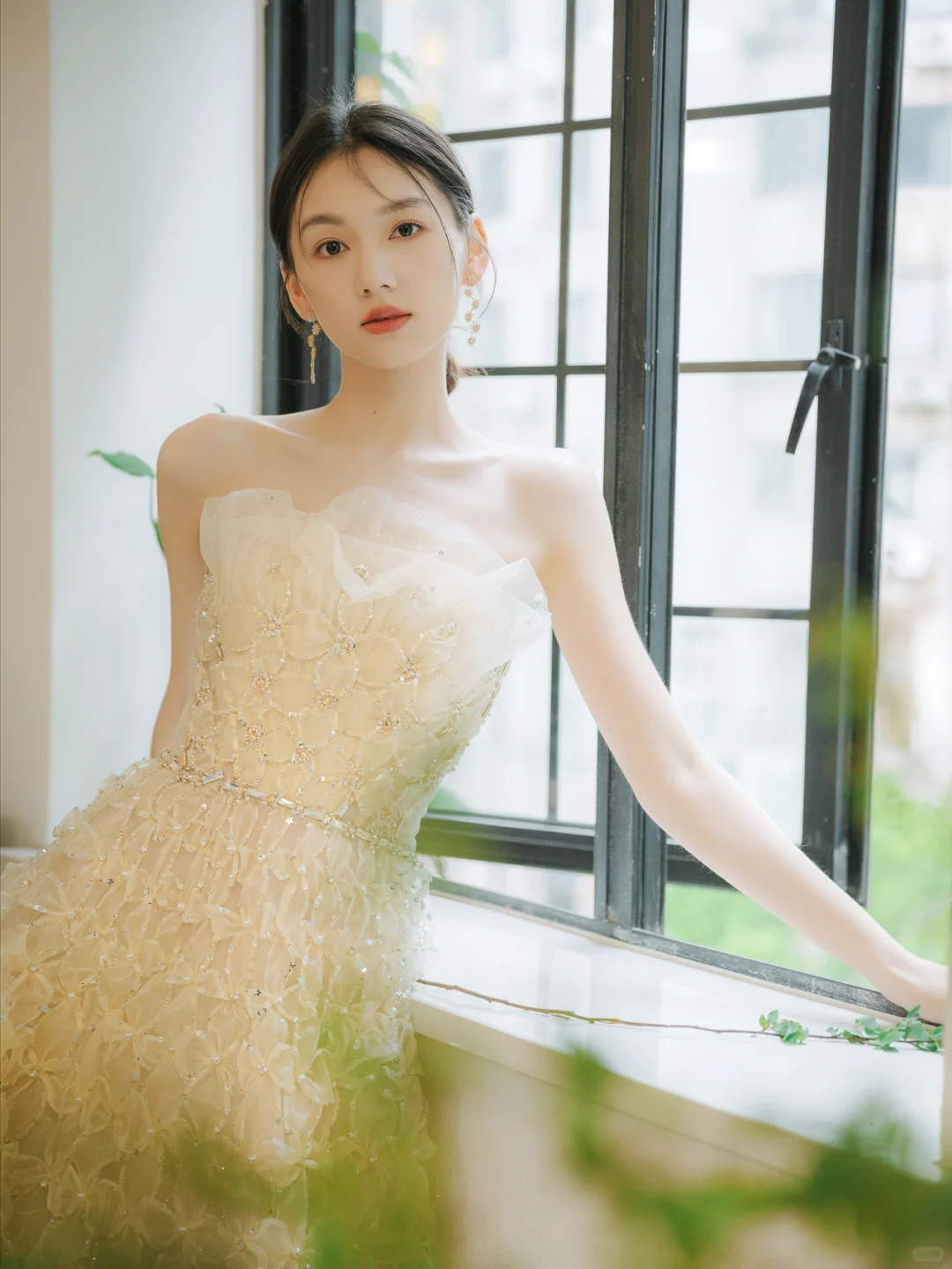 Dreamy  Ball Gown Strapless Tulle Beaded Long Wedding Dresses C4174