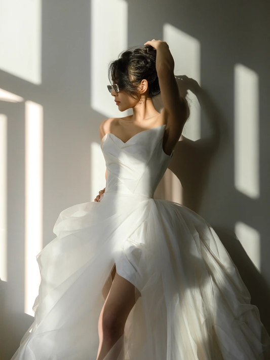Robe de mariée longue en satin et tulle, sans bretelles, style robe de bal chic, fendue, C4176