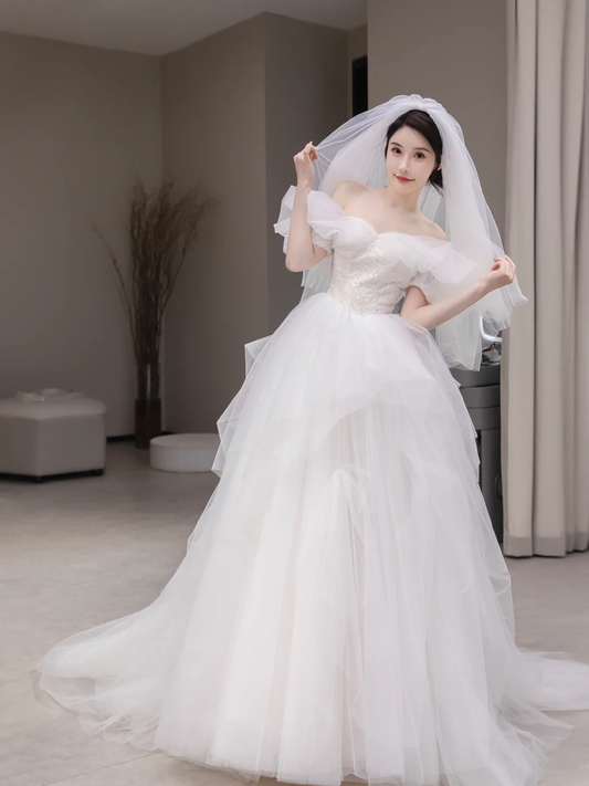 Robe de mariée longue élégante en tulle à épaules dénudées et voile C4184