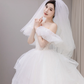 Robe de mariée longue élégante en tulle à épaules dénudées et voile C4184