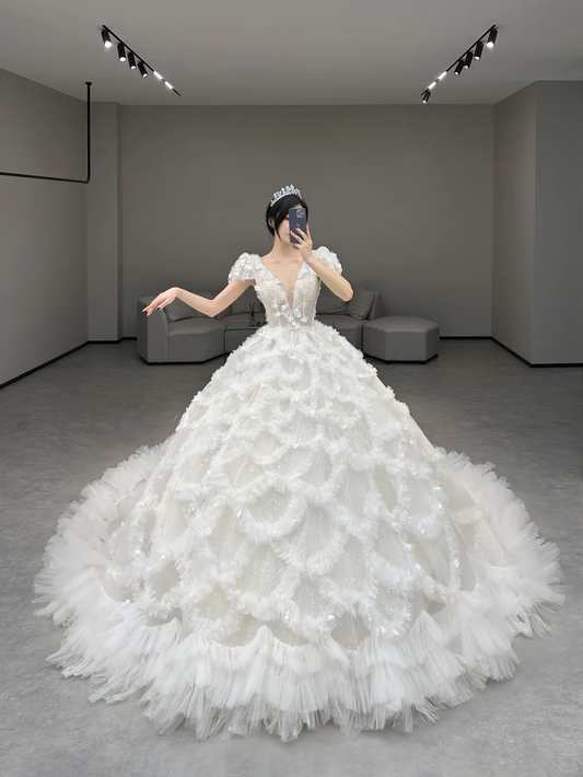 Superbe robe de mariée longue en tulle, col en V, manches courtes, avec appliques, C4189