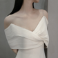 Robe de mariée longue en satin à bretelles spaghetti et coupe trapèze unique C4196