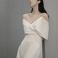 Robe de mariée longue en satin à bretelles spaghetti et coupe trapèze unique C4196