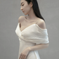 Robe de mariée longue en satin à bretelles spaghetti et coupe trapèze unique C4196