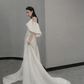 Robe de mariée longue en satin à bretelles spaghetti et coupe trapèze unique C4196